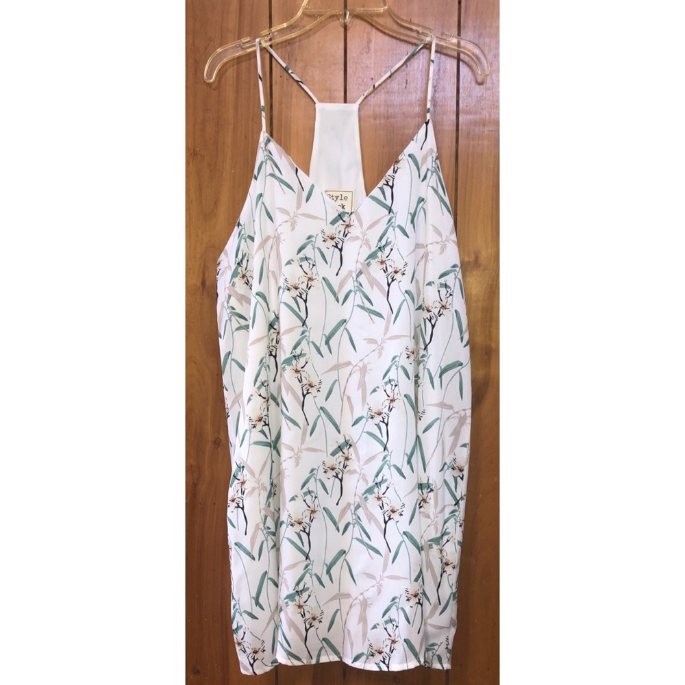 Style Rack Dress, Size Medium, NWT